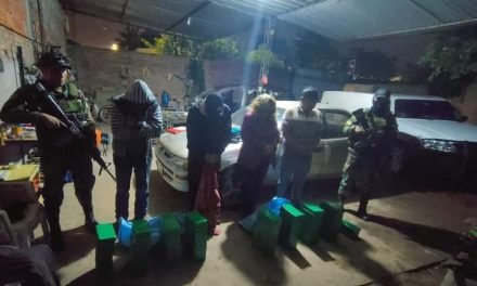 ECUENTRAN MÁS DE 88 KILOS DE COCAÍNA ACOPIADOS EN UN TALLER