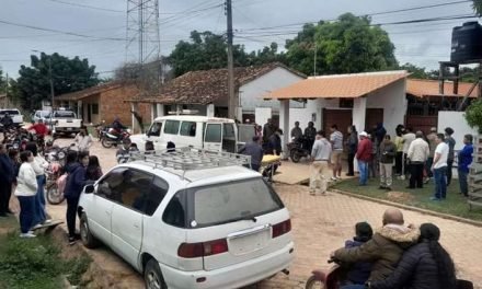 ACRIBILLAN A UN HOMBRE EN UN RESTAURANTE EN SANTA ANA DEL YACUMA