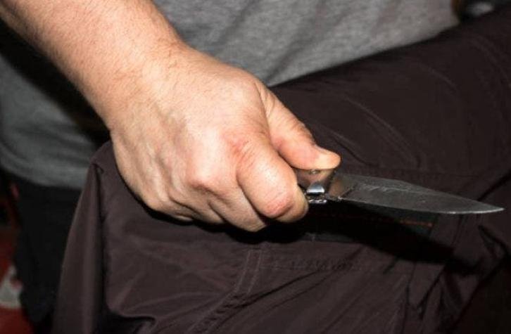 APUÑALAN 14 VECES A UN ADOLESCENTE PARA ROBAR SUS PERTENENCIAS 