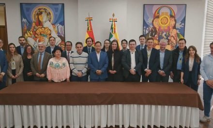 ARCE SE REÚNE CON EL BID Y AFIRMA QUE ‘TENEMOS UNA ECONOMÍA ESTABLE’