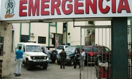 CAJA NACIONAL DE SALUD CUMPLE PRIMER DÍA DE PARO DE 72 HORAS