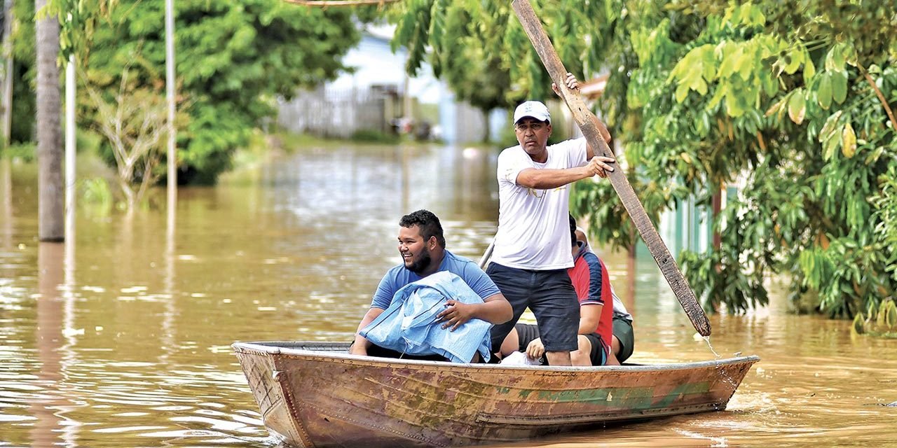 DESBORDES DE LOS RÍOS ICHILO Y SAJTA AZOTAN A 2.720 FAMILIAS