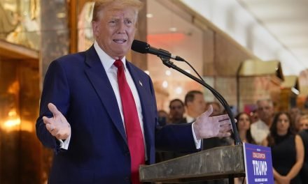 TRUMP RESPONDE A VEREDICTO DE CULPABILIDAD DICIENDO QUE FUE UN “JUICIO AMAÑADO”