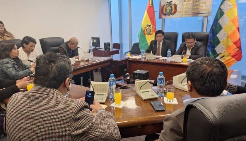 ARCISMO TRATA EN COMISIÓN PROYECTOS DE LEY 073 Y 075 “MODIFICADOS” TRATADOS EN SESIÓN DE ANDRÓNICO
