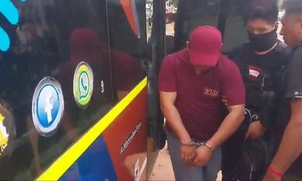 TRASLADABAN 103 PAQUETES DE MARIHUANA EN UN BUS
