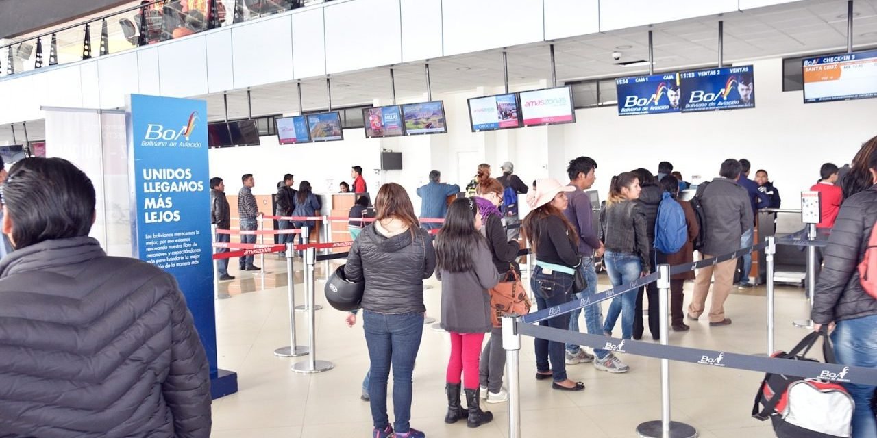 PASAJES INTERNACIONALES AÉREOS EN BOLIVIA DEBERÁN PAGARSE EN DÓLARES