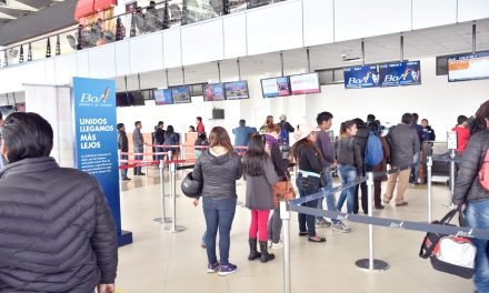 PASAJES INTERNACIONALES AÉREOS EN BOLIVIA DEBERÁN PAGARSE EN DÓLARES