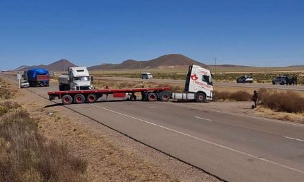 TRANSPORTE PESADO BLOQUEARA CARRETERAS DESDE EL 17 DE JULIO SI NO LOS CONVOCA ARCE