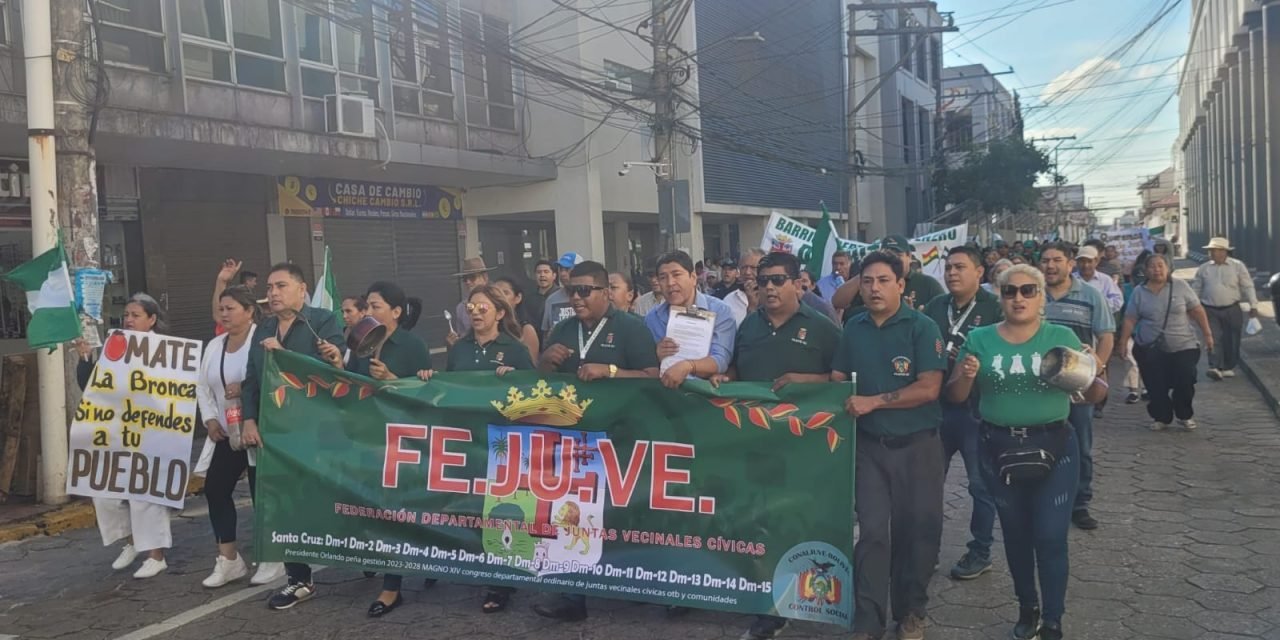 JUNTAS VECINALES SALEN A LAS CALLES EN RECHAZO AL INCREMENTO DE LA CANASTA FAMILIAR