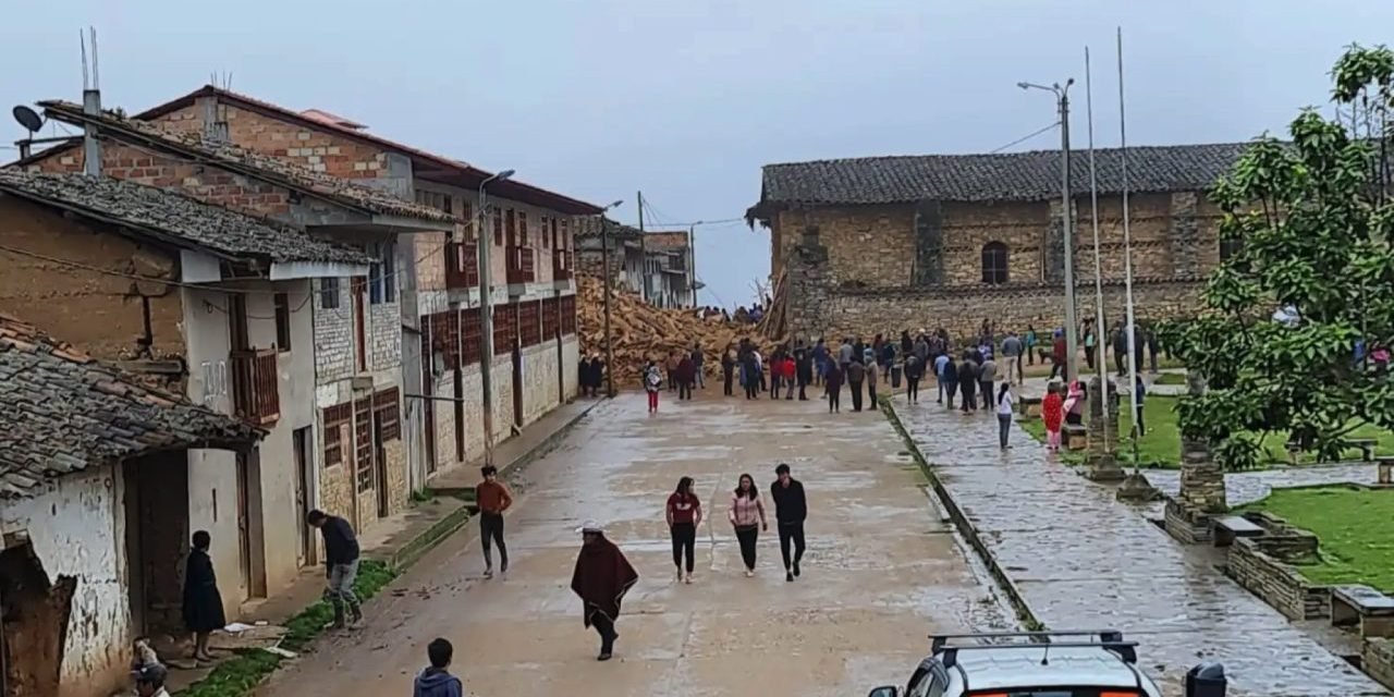 TEMBLOR DE MAGNITUD 7.0  EN PERÚ DEJÓ HERIDOS, DERRUMBES Y VÍAS BLOQUEADAS