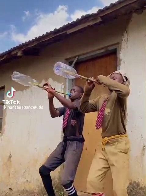 LA MÚSICA DE EUPHORIA Y BONNY LOVY SUENA EN ÁFRICA