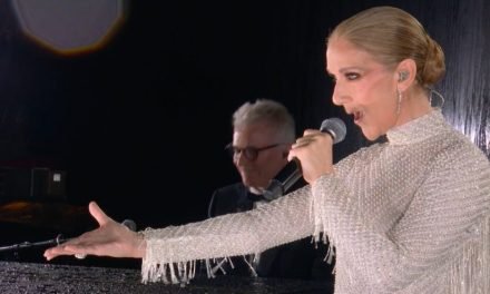 CÉLINE DION DIJO “MI CORAZÓN ESTÁ CON USTEDES” EN SU HISTÓRICA ACTUACIÓN DE APERTURA EN LOS JUEGOS OLÍMPICOS