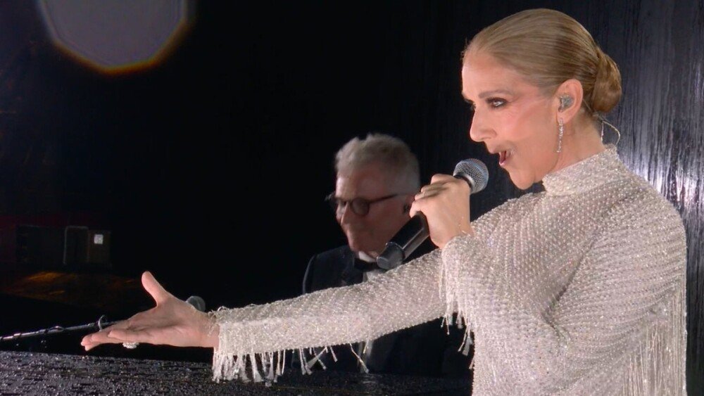CÉLINE DION DIJO “MI CORAZÓN ESTÁ CON USTEDES” EN SU HISTÓRICA ACTUACIÓN DE APERTURA EN LOS JUEGOS OLÍMPICOS