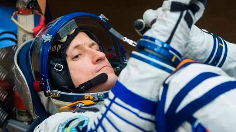 EL ASTRONAUTA RUSO SERGEY KUD-SVERCHKOV LLEGA A BOLIVIA POR LOS NIÑOS CON CÁNCER