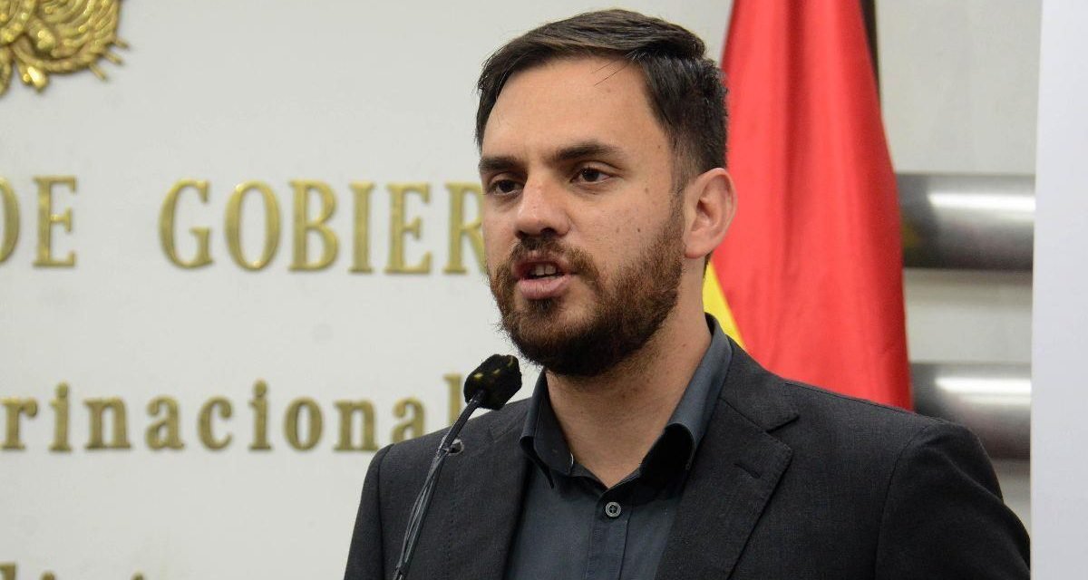 GOBIERNO CULPA AL ‘EVISMO’ DE LOS INCENDIOS, LA FALTA DE DIÉSEL Y DE DÓLARES