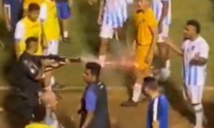 ESCÁNDALO EN FÚTBOL DE BRASIL POR POLICÍA QUE LE DISPARÓ A JUGADOR TRAS PARTIDO