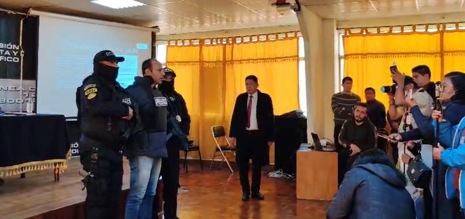 ZÚÑIGA Y HAMDAN SON “CORRESPONSABLES Y AUTORES INTELECTUALES Y MATERIALES” DEL ALZAMIENTO