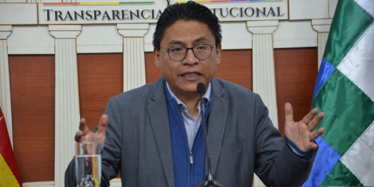 DENUNCIAN QUE IVÁN LIMA PRETENDE SER FISCAL GENERAL; ÉL RESPONDE QUE SERÍA UN “HONOR”