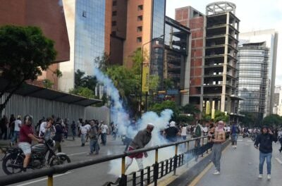 CUATRO MUERTOS, 46 DETENIDOS Y DECENAS DE HERIDOS DURANTE LAS PROTESTAS EN VENEZUELA