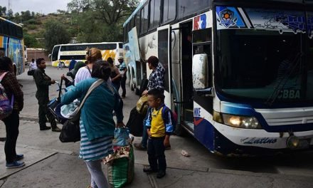 PASAJEROS DENUNCIAN INCREMENTO DEL PASAJE HASTA EN UN 100%