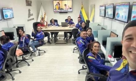FOTO DE UN FUNCIONARIO CHAVISTA ALIMENTA DENUNCIAS DE FRAUDE CONTRA  MADURO