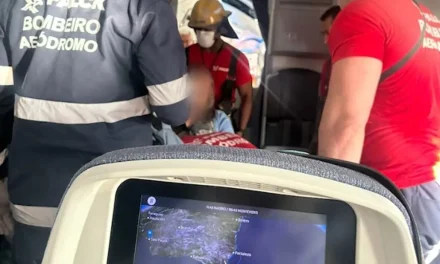 “SENTÍ QUE MORÍA” DICE PASAJERA DEL VUELO QUE ATERRIZO DE EMERGENCIA POR TURBULENCIAS