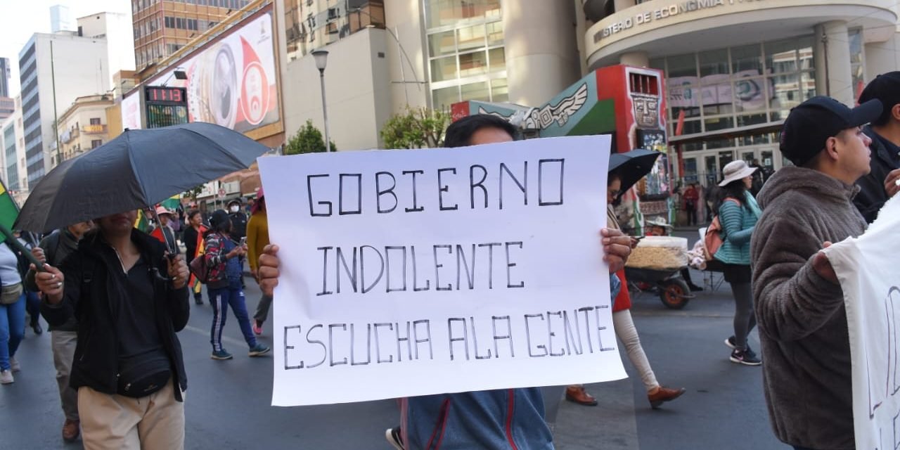 GREMIALES SE MOVILIZAN EN LA PAZ Y ADVIERTEN QUE SI EL GOBIERNO QUIERE CONFLICTOS “LOS VA A TENER”
