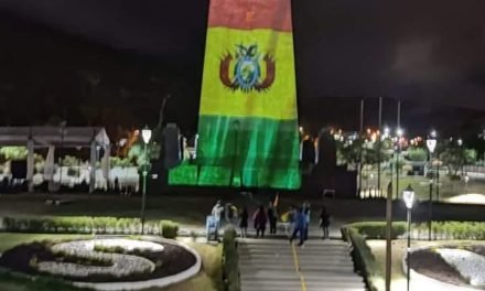 ECUADOR RINDE HOMENAJE A BOLIVIA POR SUS 100 AÑOS DE INDEPENDENCIA
