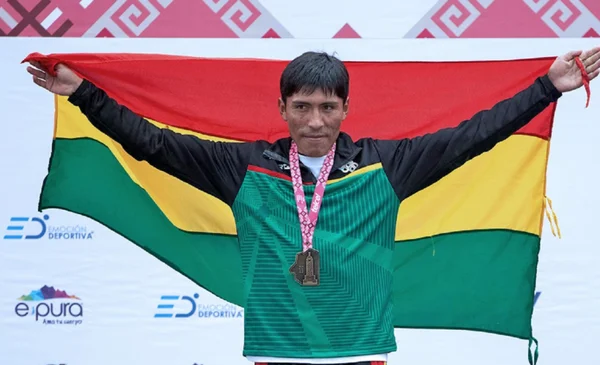 CONFIRMA RETRASO DE GARIBAY, SE DEMORÓ AL PEDIR UNA ALIMENTACIÓN ESPECIAL EN BOGOTÁ