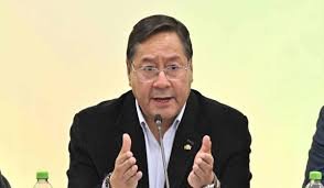 ARCE ENVÍA AL TSE PREGUNTAS PARA EL REFERÉNDUM