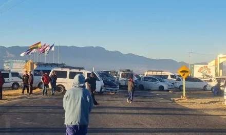 EN EL SUR DEL PAÍS EL PARO DEL TRANSPORTE FEDERADO ES TOTAL CON CIERRE DE FRONTERA