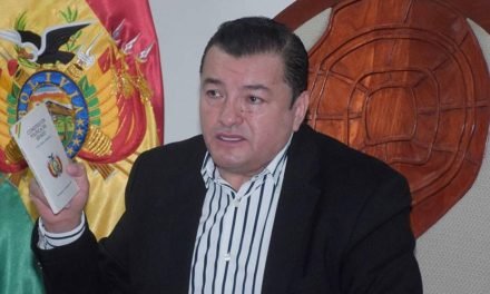 JHONNY FERNANDEZ DICE QUE NO ES MOMENTO DE CARGAR MÁS GASTOS A LA POBLACIÓN