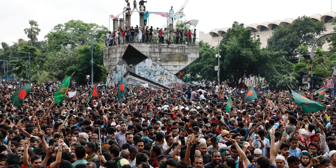 LA PRIMERA MINISTRA DE BANGLADESH RENUNCIA TRAS SEMANAS DE PROTESTAS