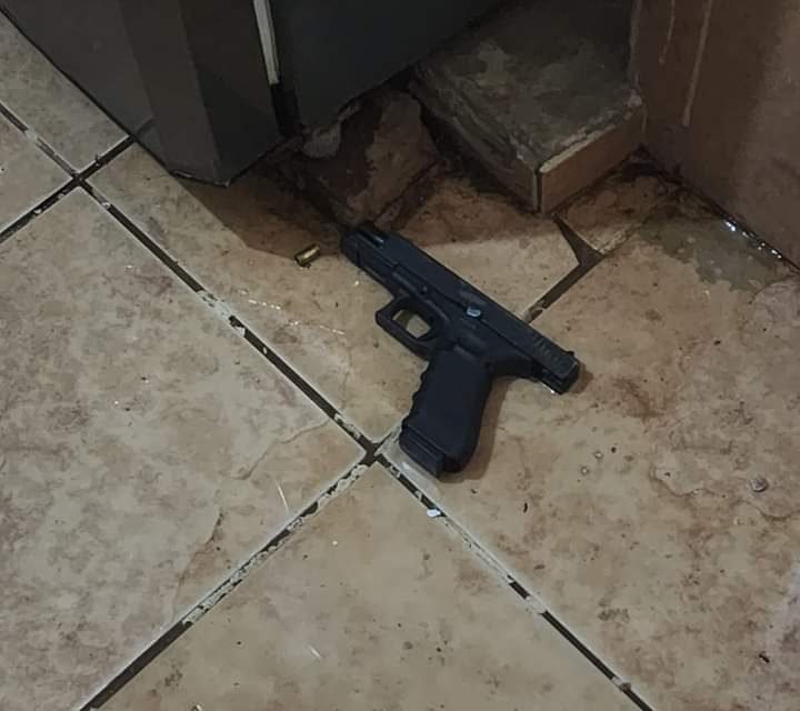 ENFRENTAMIENTO ENTRE «NARCOS» Y POLICÍAS DEJA UN MUERTO Y UN HERIDO
