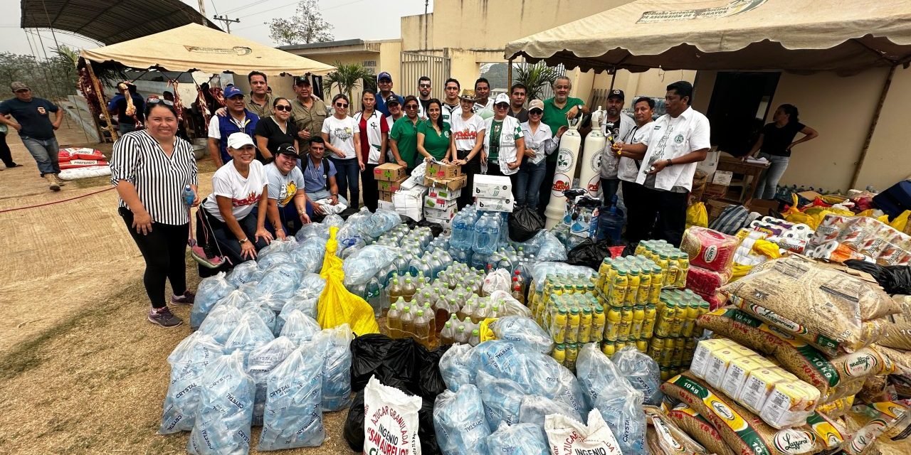 REINA DEL CARNAVAL Y CORONADORES ENTREGAN ALIMENTOS PARA OLLA COMÚN