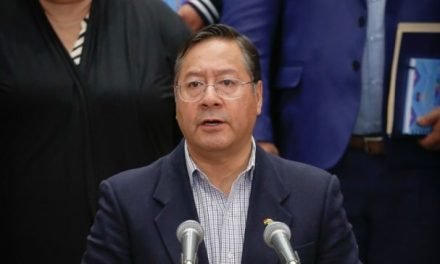 ARCE INSISTE CON REFERÉNDUM Y VUELVE A ENVIAR PREGUNTAS AL TRIBUNAL ELECTORAL