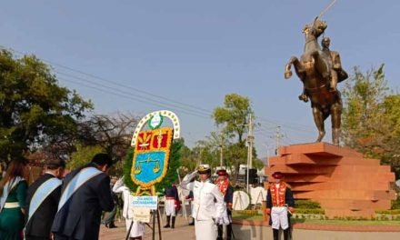 RINDEN HOMENAJE A COCHABAMBA CON ACTOS CÍVICOS Y PROTOCOLARES