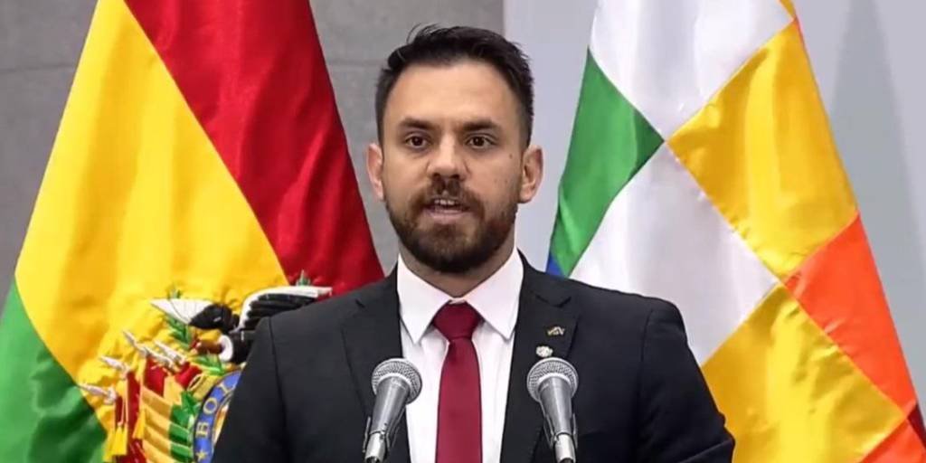 GOBIERNO DENUNCIA QUE EVO USA  VAGONETA LUJOSA DE UNA JOVEN CON MADRE “NARCOTRAFICANTE”