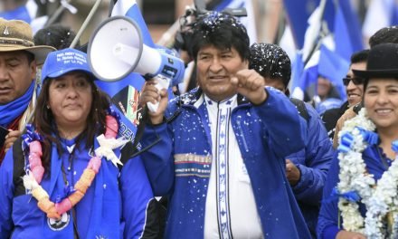 EVO RATIFICA CONGRESO DEL MAS PARA ESTE MARTES