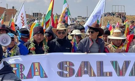 EVISMO DECIDE CONTINUAR CON SU MARCHA MORALES PIDE A MILITARES Y POLICÍAS ESTAR CON EL PUEBLO