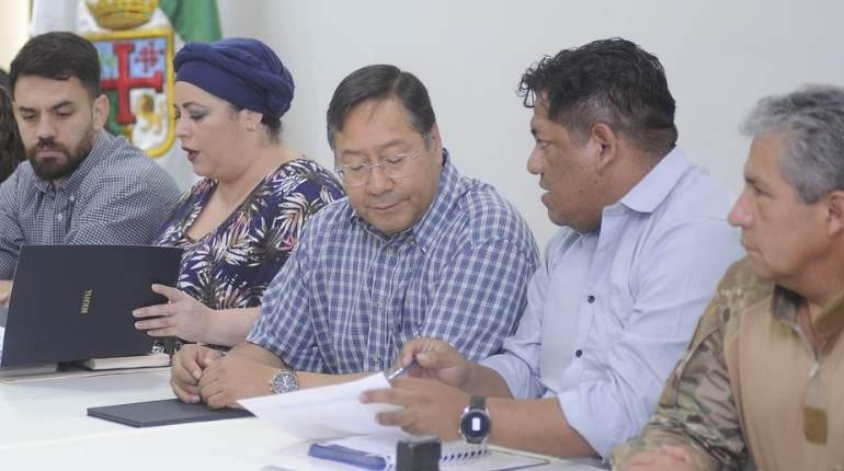 TRAS REUNIÓN CON ALCALDES GOBIERNO TRAZA ACCIONES PARA APOYAR A DAMNIFICADOS POR INCENDIOS