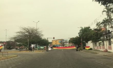 SANTA CRUZ CUMPLE PARO CÍVICO EN RECHAZO A LOS RESULTADOS DEL CENSO