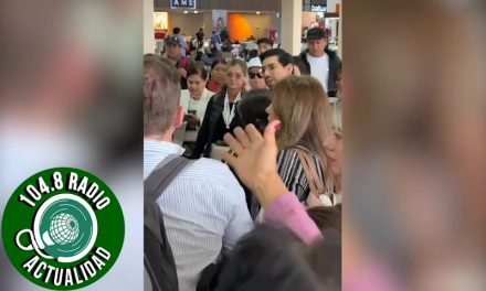 PASAJEROS DE BOA PROTESTARON POR LA DEMORA EN LA SALIDA DE SU VUELO