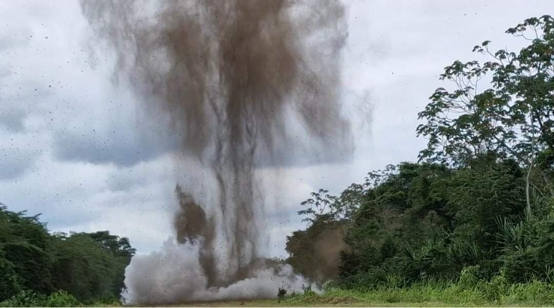 DESTRUYEN 3 PISTAS CLANDESTINA EN VILLA TUNARI