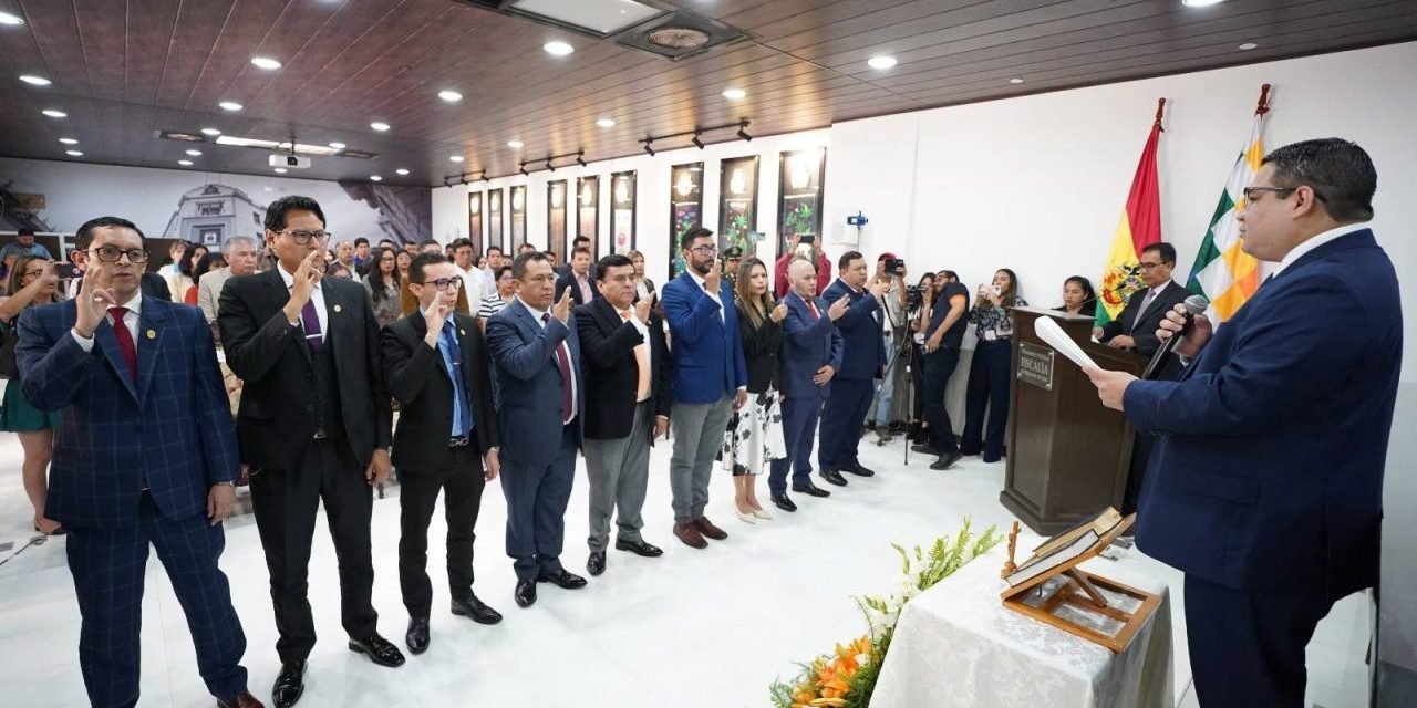 FISCAL GENERAL POSESIONÓ A LOS NUEVE FISCALES DEPARTAMENTALES DEL PAÍS