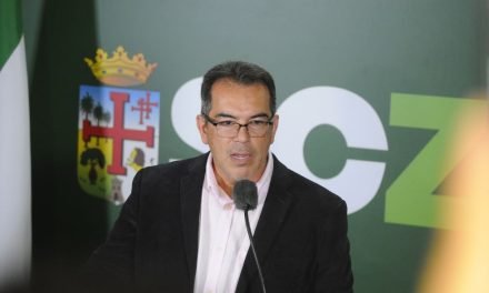 GOBERNADOR CRUCEÑO INSISTE EN QUE DEBERÍA DICTARSE ESTADO DE EXCEPCIÓN