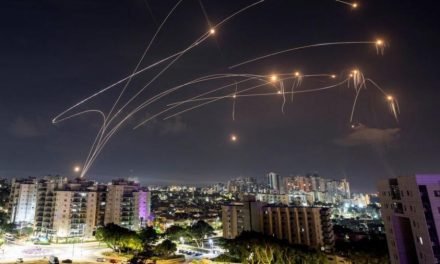 IRÁN ATACÓ A ISRAEL CON CASI 200 MISILES: EL ‘DOMO DE HIERRO’ INTERCEPTÓ “UN GRAN NÚMERO”