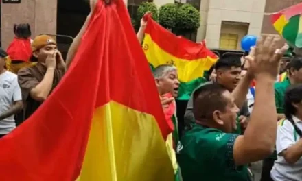 CON GRAN EXPECTATIVA, BOLIVIANOS EN ARGENTINA ORGANIZAN CARAVANAS PARA APOYAR A LA VERDE