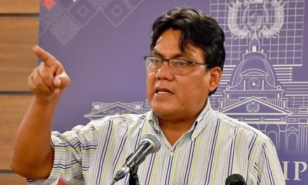 DIPUTADO ARCE DENUNCIA QUE LIMA SE CASÓ CON UNA MENOR DE EDAD “NO TIENE ÉTICA NI MORAL”