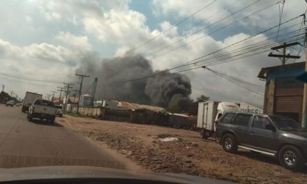 EXPLOTA CALDERO DE OXÍGENO EN EL PARQUE INDUSTRIAL Y PROVOCA INCENDIO DE MAGNITUD